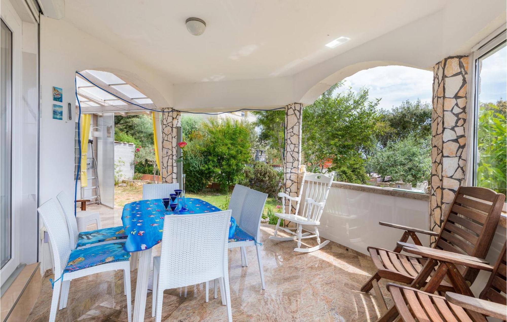 Beautiful Apartment In Barbariga With Kitchen Bagian luar foto