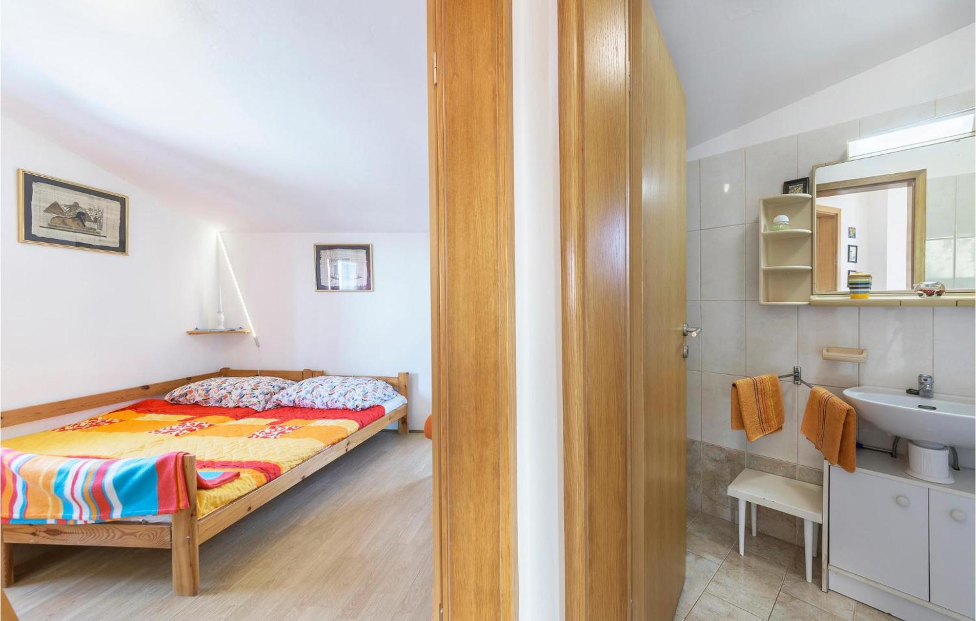 Beautiful Apartment In Barbariga With Kitchen Bagian luar foto