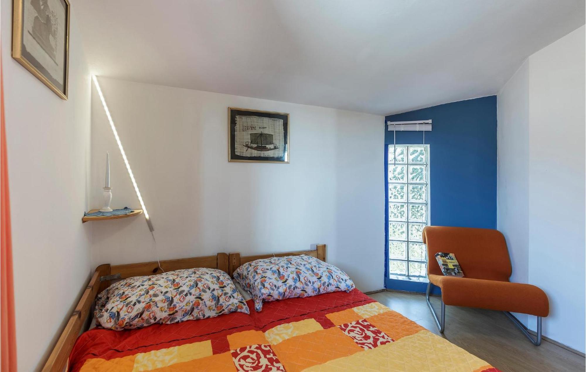 Beautiful Apartment In Barbariga With Kitchen Bagian luar foto
